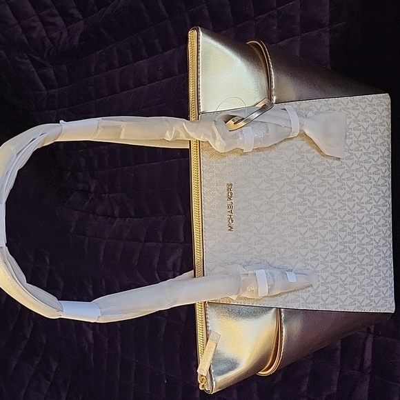 Michael Kors Charlotte Large Signature Logo and Metallic Top-Zip Tote Bag - Picture 10 of 16